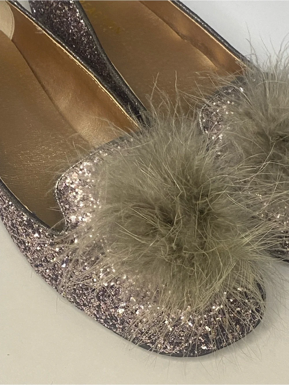 Kenneth Cole Reaction Gen-ie Bottle Size 10 Glitter Pom Pom Feather Flats